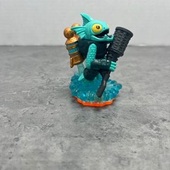 Skylanders Spyro’s Adventure Gill Grunt Water Element Figure w Weapon Toy READ