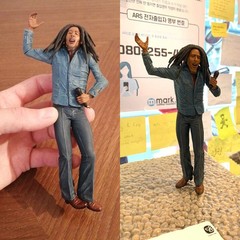 18cm/7″Bob Marley Music Legends & Microphone Jamaica Singer PVC Action Figure