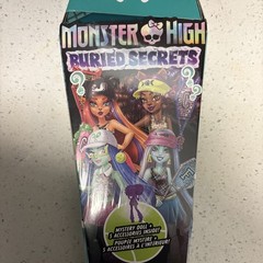 Monster High Buried Secrets MYSTERY – 11″ Doll 1 Pair Of Shoes 4 Accessories NEW