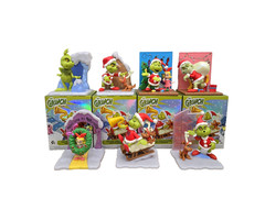 Just Play Dr. Seuss THE GRINCH Scene Figures COMPLETE SET OF 7 W/Flocked (READ)