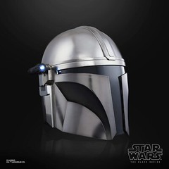 Star Wars The Black Series The Mandalorian Electronic Helmet Prop Replica