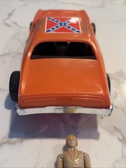 1980 Mego Dukes of Hazzard GENERAL LEE Plastic Toy Model Car And Figures