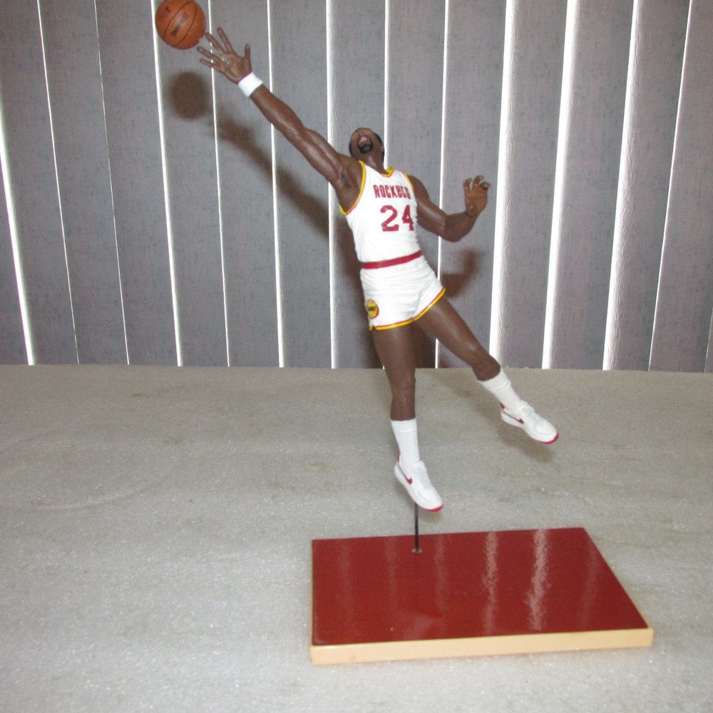 McFarlane 2007 Moses Malone Houston Rockets NBA Legends series 3 (open/loose)