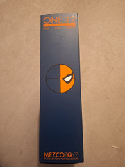 Mezco Toyz Deathstroke Collectable Action Figure ONE:12 – Read Description –
