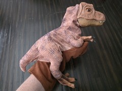 Jurassic Park World Real FX Baby T-Rex Tyrannosaurus Dinosaur Puppet SEE VIDEO