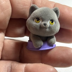 Lot of 7 Vintage Kitty In My Pocket & Puppy Figures – Flocked Cats & Dog