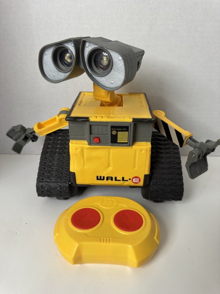 Disney Pixar HELLO WALL-E Remote Control Robot LIGHTS & SOUNDS w/Remote