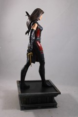 Marvel Gallery Elektra Netflix PVC Figure Diamond Select Toys 11in
