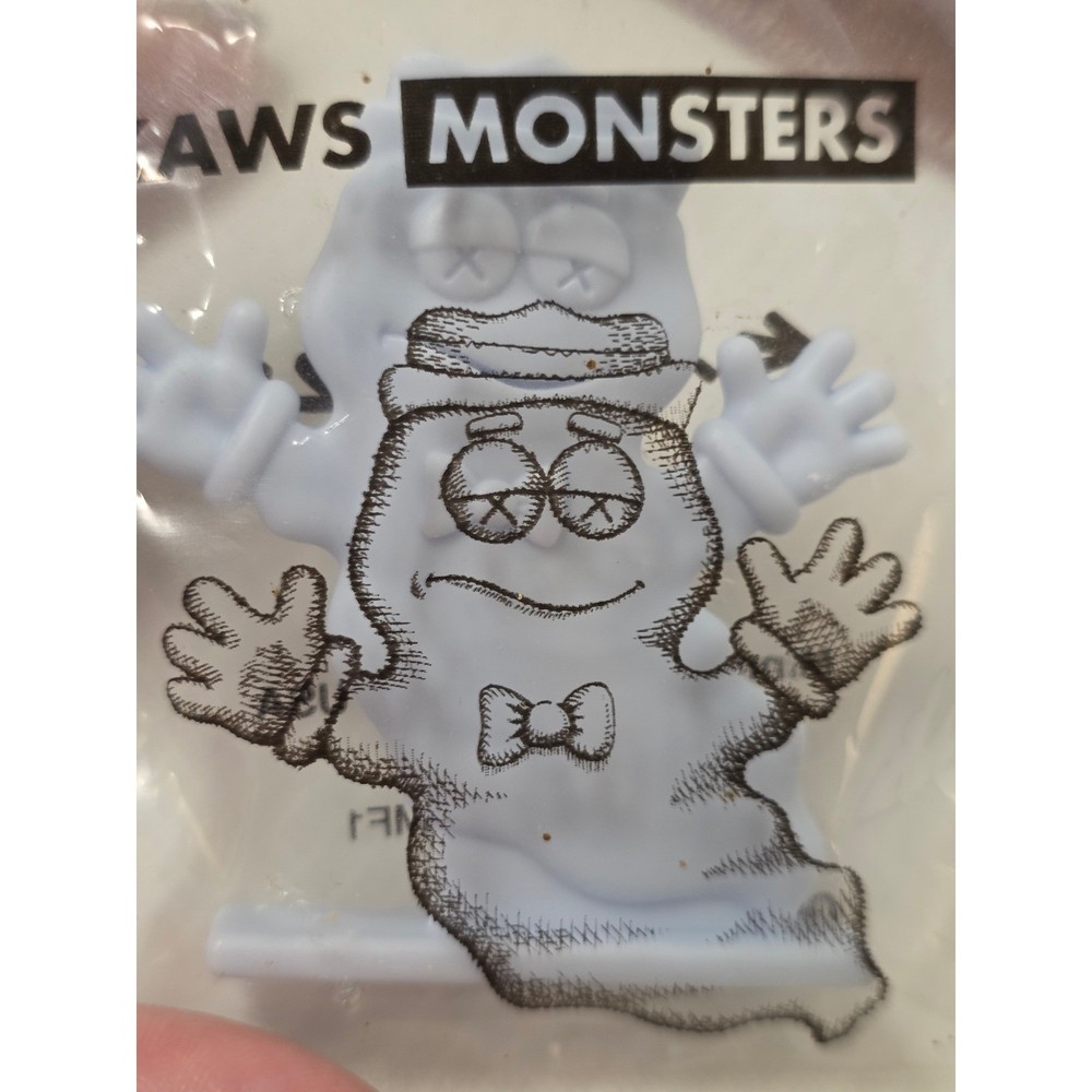 KAWS Boo Berry Figure 2.5in Blue New ZP0822DGKAMSMF1