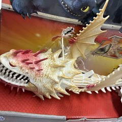 How to Train Your Dragon Defenders of Berk Screaming Death, Damaged Box