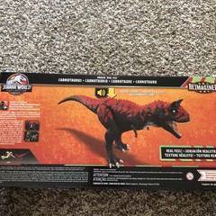 Jurassic World Legacy Collection Reimagined Roarin’ Real Feel Carnotaurus Action