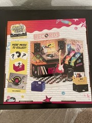 MGA Miniverse Real Music Record Shop With Exclusive Fender Guitar NEW