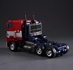 Optimus Prime Robot Car Toy 18cm Alloy Action Figure Transformer Gift Model