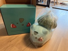 Bulbasaur 1:1 model with gift box