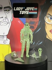 Gi Joe 2025 LadyJayeToys Green Glow In The Dark Alien Scarlett/Ace Pilot