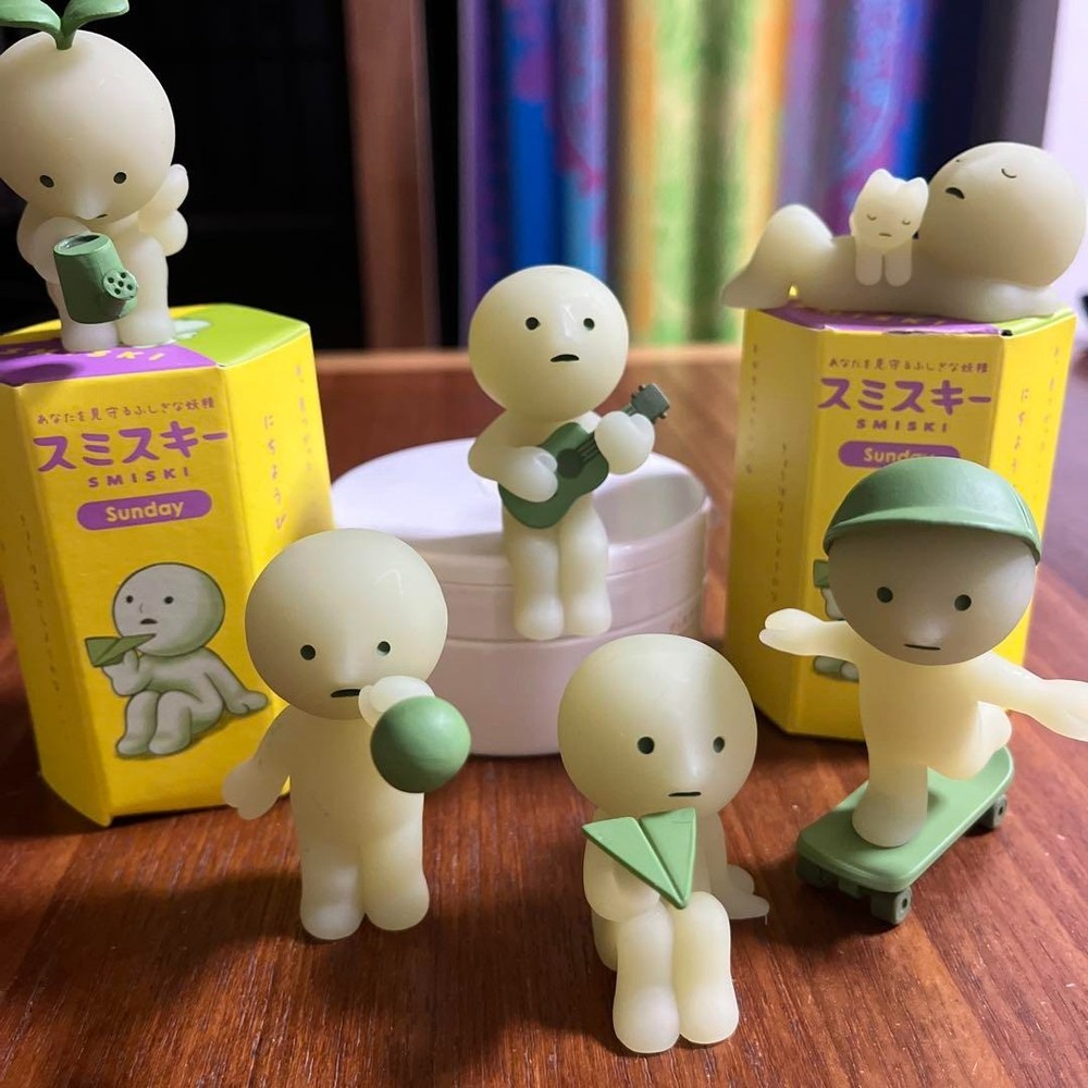 SMISKI Sunday Series Set of 6 Glow in the Dark Figures Gardening Cat Japan