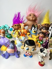 Toy Box Action Figure Vehicle Lot Chuggington Disney Pooh Trolls 24pc Lot # 2