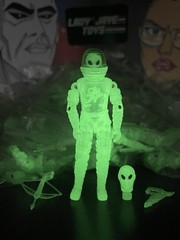 Gi Joe 2025 LadyJayeToys Green Glow In The Dark Alien Scarlett/Ace Pilot