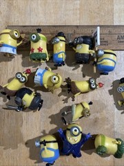Lot of 16 Minion Despicable Me Figures
