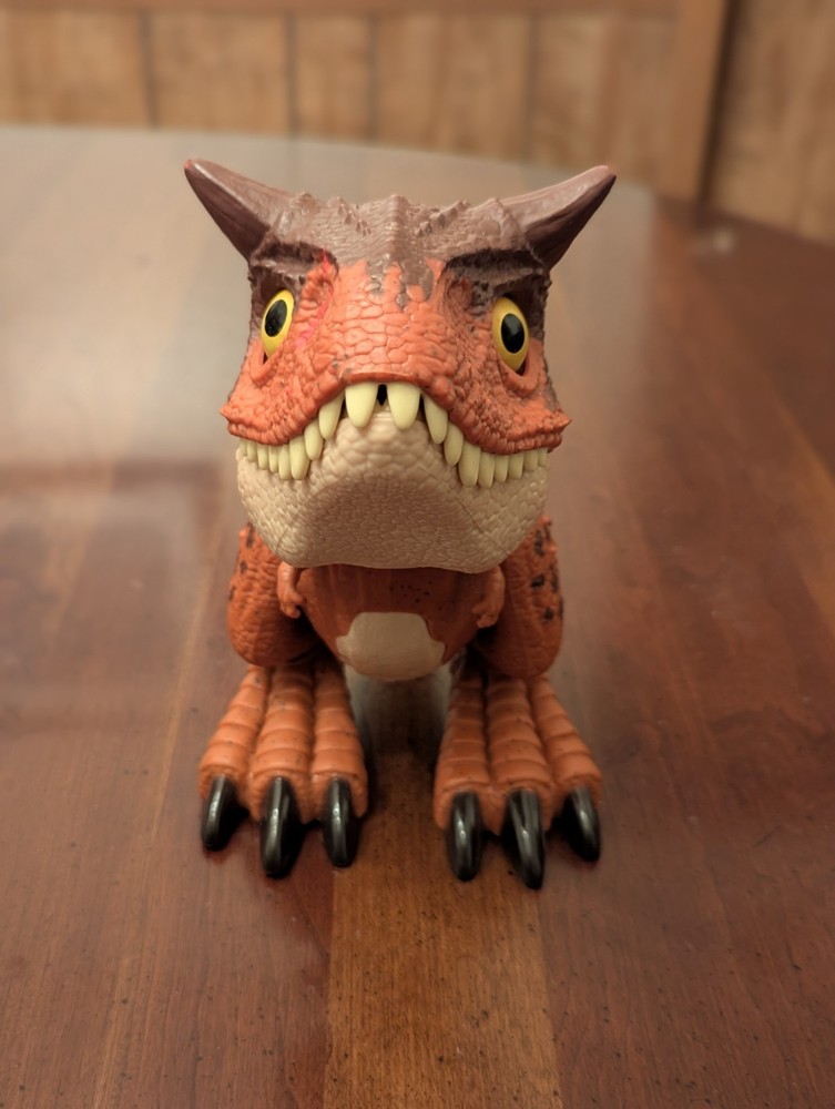 Mattel Jurassic World Wild Chompin’ Carnotaurus Dinosaur Action Figure HBY84