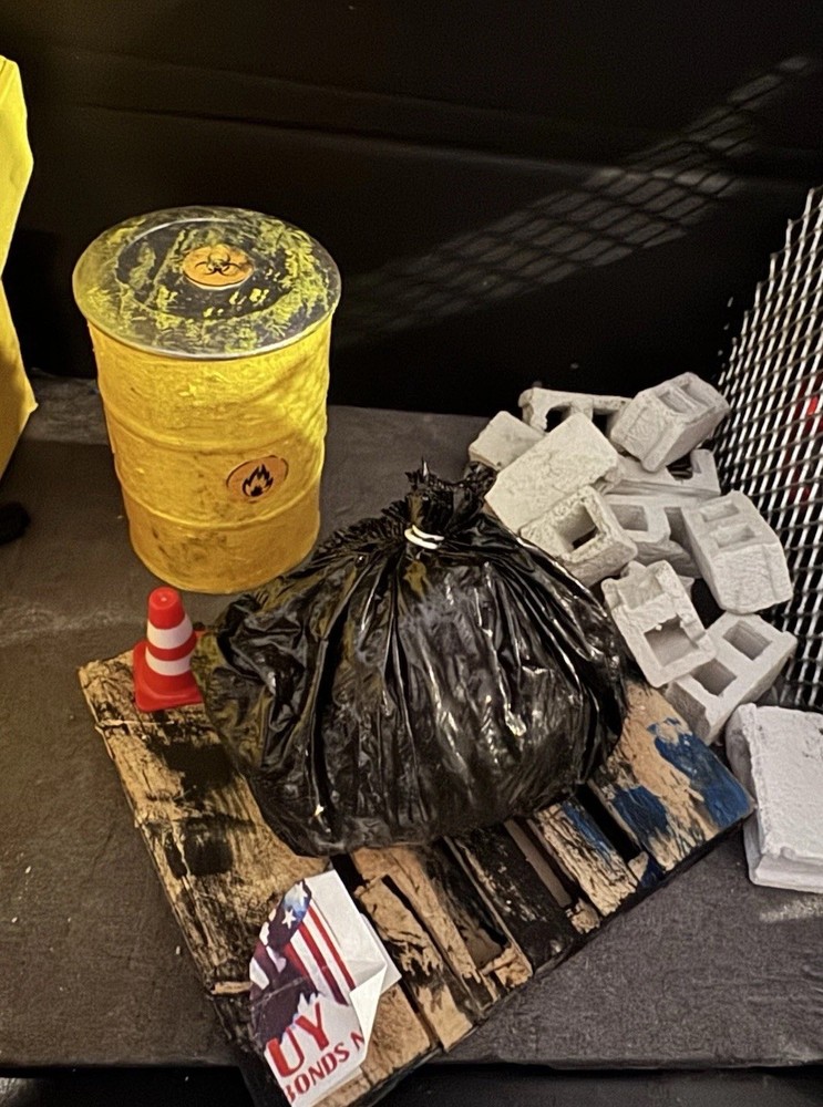 1:12 Scale Toxic Barrel Prop Lot Diorama Action Figure Photography
