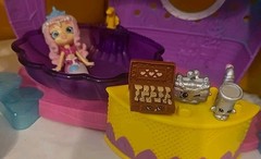 SHOPKINS Playset HAPPY PLACES Rainbow Beach +Reef Retreat +3 Dolls +Figures LOT