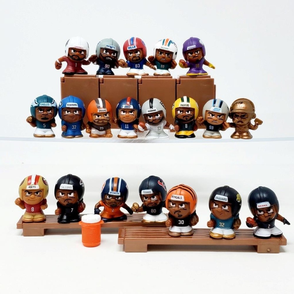 TeenyMates NFL Football Figures – New Lot of 20 Players + 7 Accessories (Bin13)