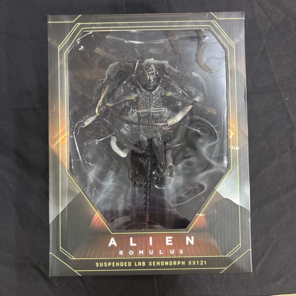 Suspended Lab Xenomorph XX121 (Deluxe Action Figure) – Alien: Romulus | NECA