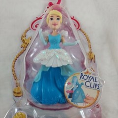 DISNEY PRINCESS ROYAL CLIPS MINI CINDERELLA – NEW IN PACKAGE – Ages 4 and Up