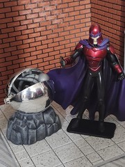 2001 ToyBiz Marvel X-men Evolution Magneto Action Figure Loose 6” Cape & Mask