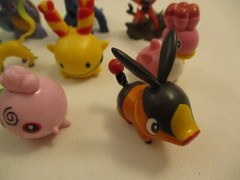 Lot 20 Assorted Pokemon Mini Vinyl Plastic Figures Tomy Nintendo Toys