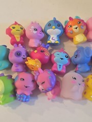 Cepia BANANAS BUNCH Peel to Reveal Animal Figures Toy Lot Of 16 Characters