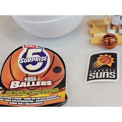 Zuru 5 Surprise NBA Ballers: Phoenix Suns – Devin Booker Figure + More