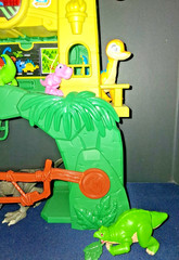 Land Before Time Dinosaur Rescue Station & Dino Truck LIGHTS & SOUNDS WORK!