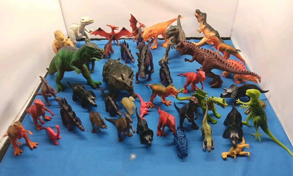 Mixed Lot 31 Piece Dinosaur Toys Plastic Resin Large & Small Pieces