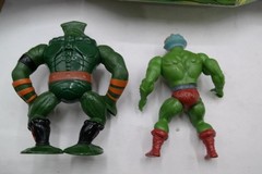 Collector’s Case Complete holds 8 Masters of the Universe with 4 figures