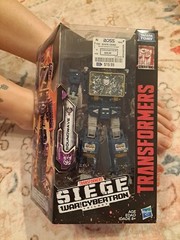 Hasbro Transformers Voyager Class WFC-S25 Soundwave Siege War for Cybertron 2019
