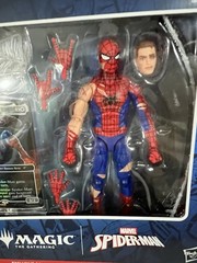 Marvel Legends Series Magic The Gathering Battle-Damaged Spider-Man