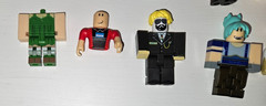 R0BL0X Mixed Figures Lot Of 23 Loose NO CODES