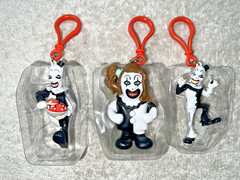 DAMIEN LEONE’S TERRIFIER HANGERS SET OF 3 **NEW OPENED**