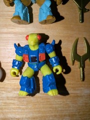 Battle Beasts 4 Complete Figures Lot #23 Horse #33 Moose #34 Chameleon 37 Walrus