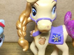 Disney Palace Pets BLONDIE & Whisker Haven Honeycake (pop stick) Figure Toys