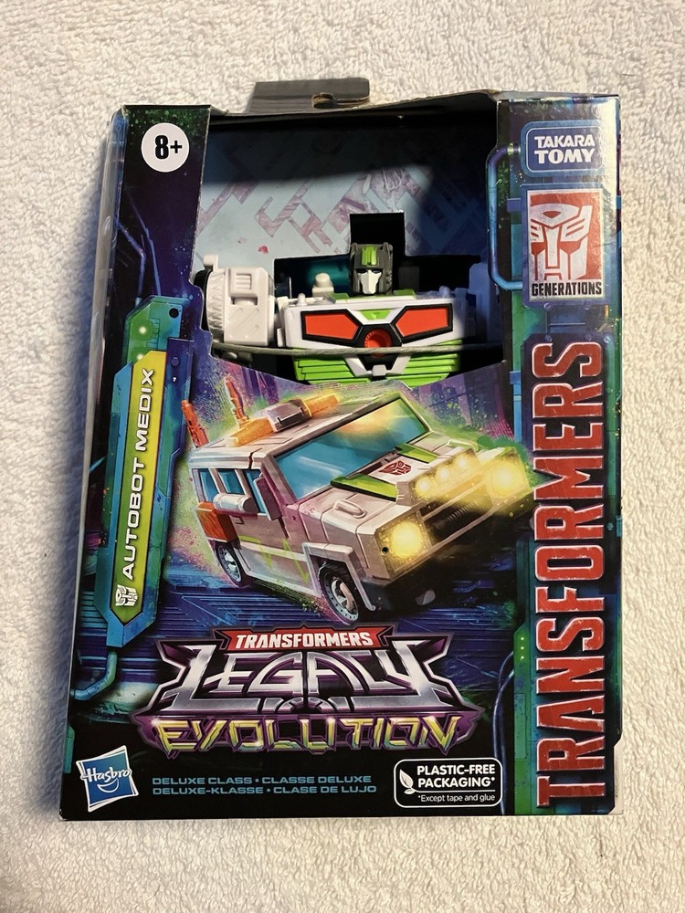 Hasbro Transformers Legacy Evolution Walgreens Excl. Deluxe Class Autobot Medix