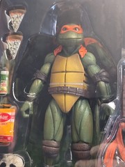 NECA Teenage Mutant Ninja Turtles Michelangelo 35th Anniversary Ultimate Figure