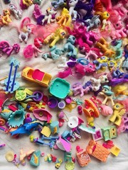 Huge Mixed Lot My Little Pony, 72 Ponies Over 100 Various Accessories 3 Playsets