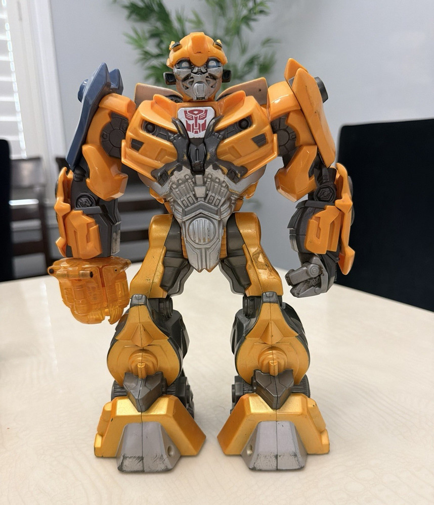 Hasbro Transformers Bumblebee Autobot Action Figure Yellow Gray Black Plastic