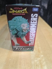 Takara Tomy Transformers Legends NL-01 Lio Convoy Legendary Green Lion In Hand