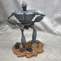 Diamond Select Toys Iron Giant Gallery Iron Giant (Superhero) Collectible Figure