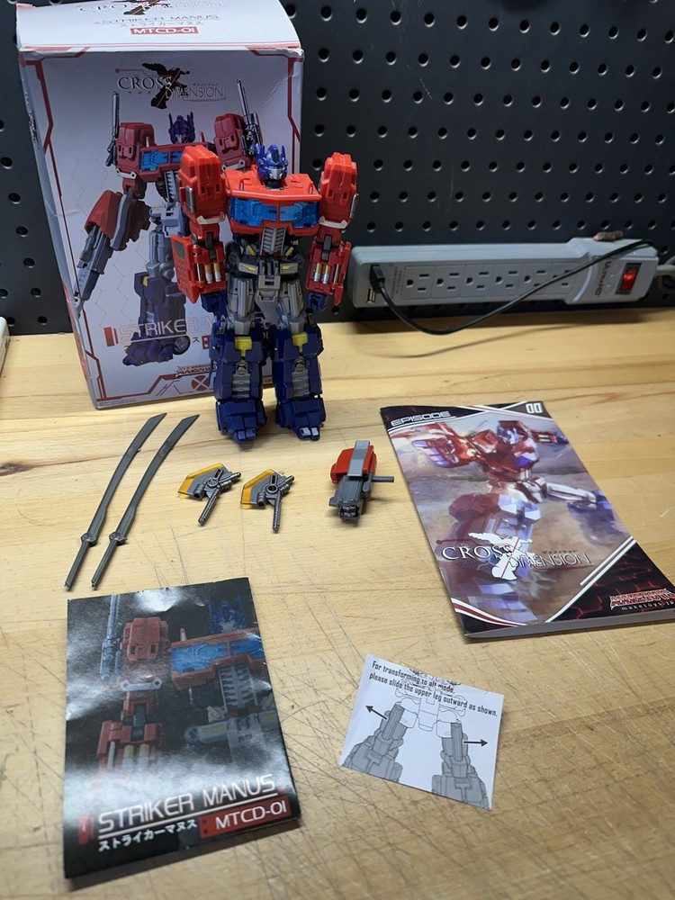 Maketoys MTCD-01 Striker Manus Cross Dimension series