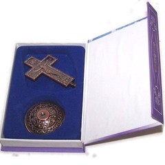 Christian gift pack in a special gift box – Bronze /Golden table Crucifix